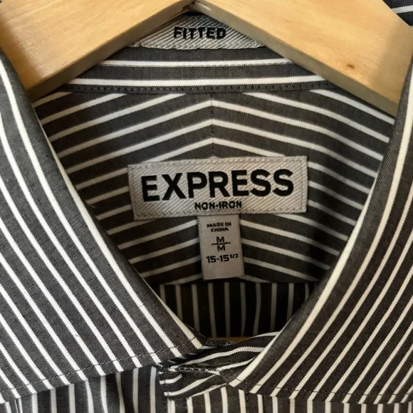Express Non Iron Fitted Button Down - excellent condition - size M - Picture 3 of 8